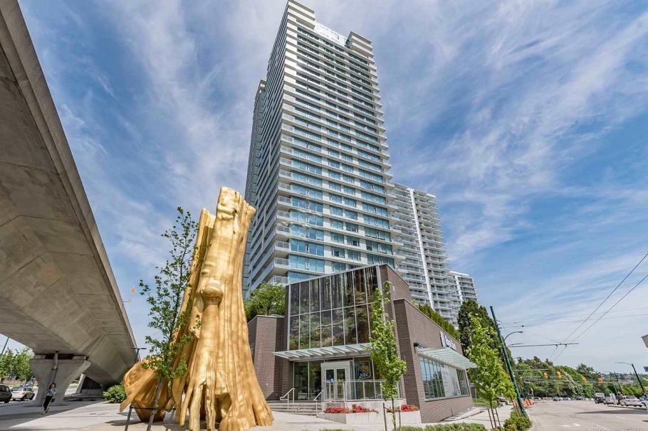 2405 8131 Nunavut Lane Vancouver, BC - 1