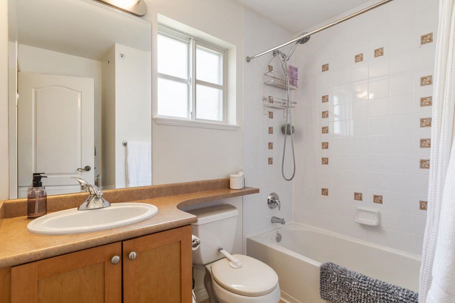 25 2688 Mountain Highway North Vancouver, BC - 19