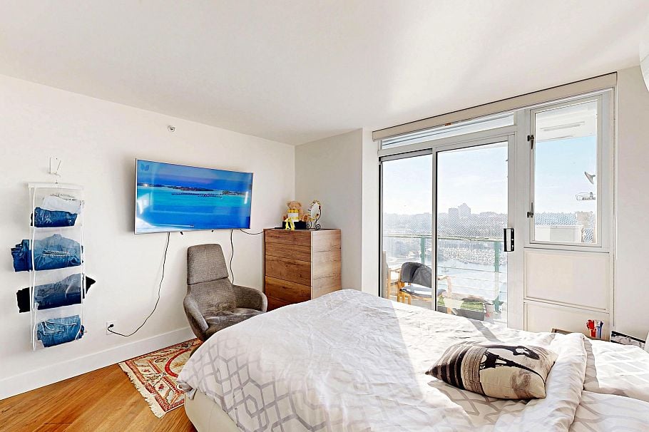 2706 1033 Marinaside Crescent Vancouver, BC - 21