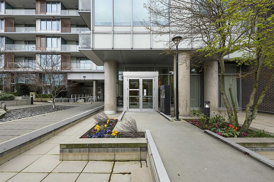 2405 8131 Nunavut Lane Vancouver, BC - 2