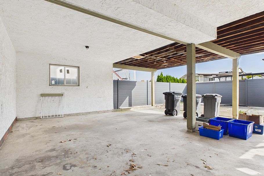 3326 Slocan Street Vancouver, BC - 5