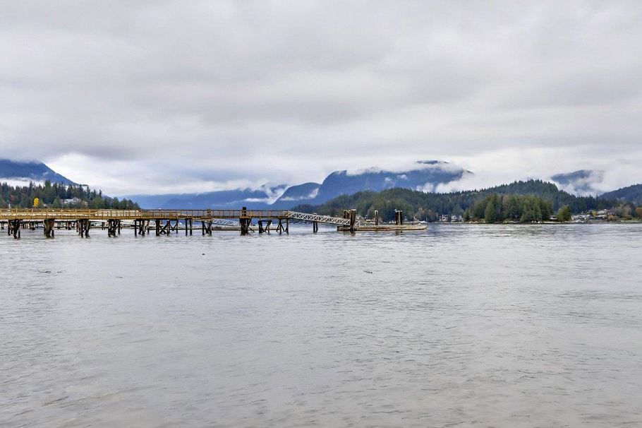 534 Beachview Drive North Vancouver, BC - 24