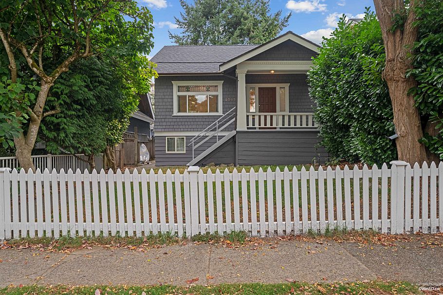 2343 W 45th Avenue Vancouver, BC - 1