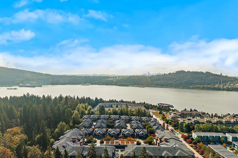 215 3606 Aldercrest Drive North Vancouver, BC - 37