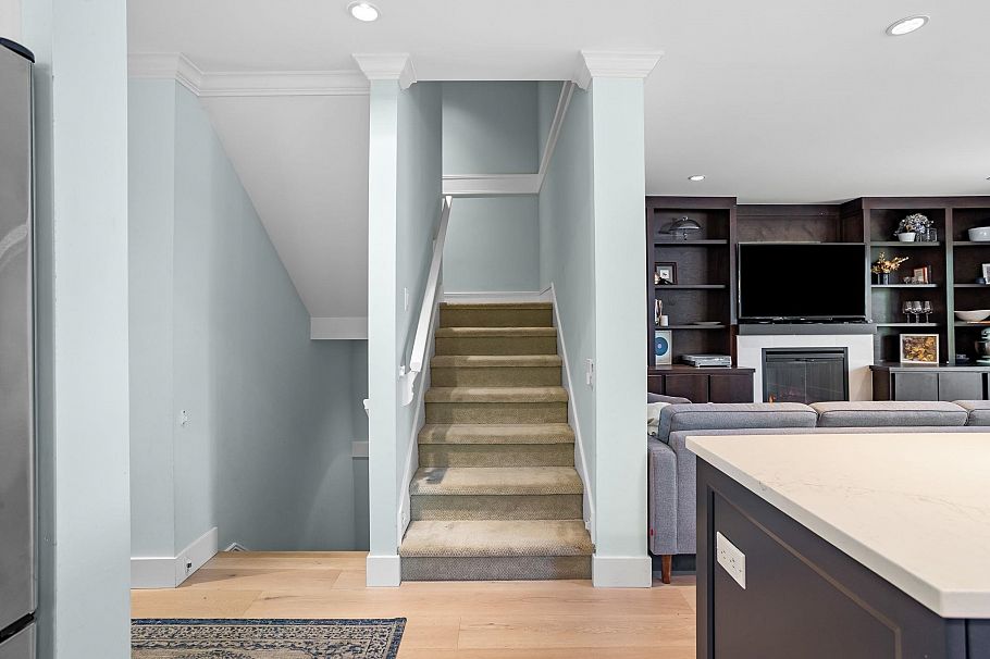 1121 St. Andrews Avenue North Vancouver, BC - 18