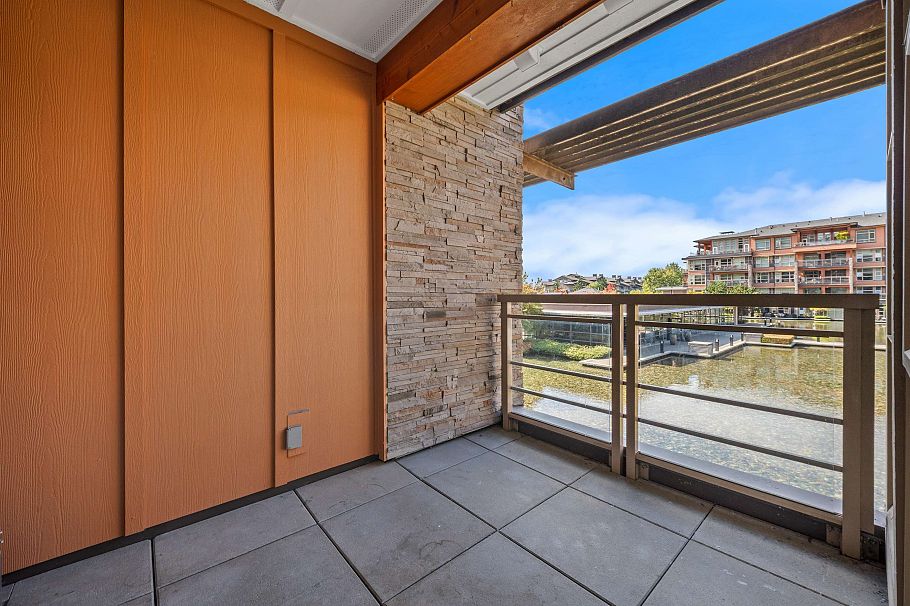 215 3606 Aldercrest Drive North Vancouver, BC - 13
