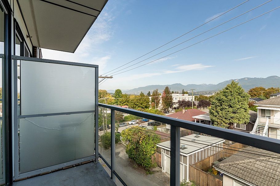 PH9 388 Kootenay Street Vancouver, BC - 23