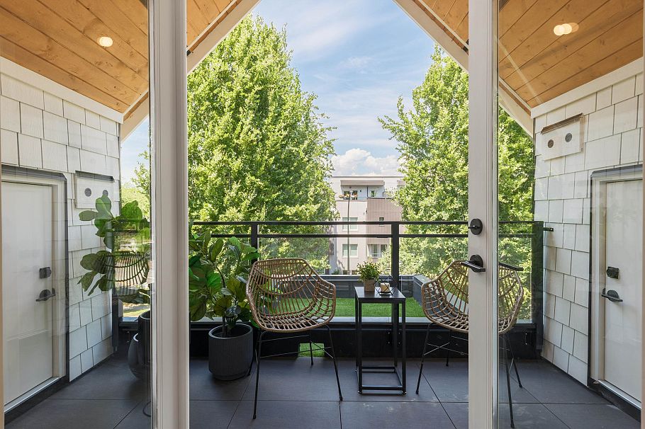 2066 E 1st Avenue Vancouver, BC - 1