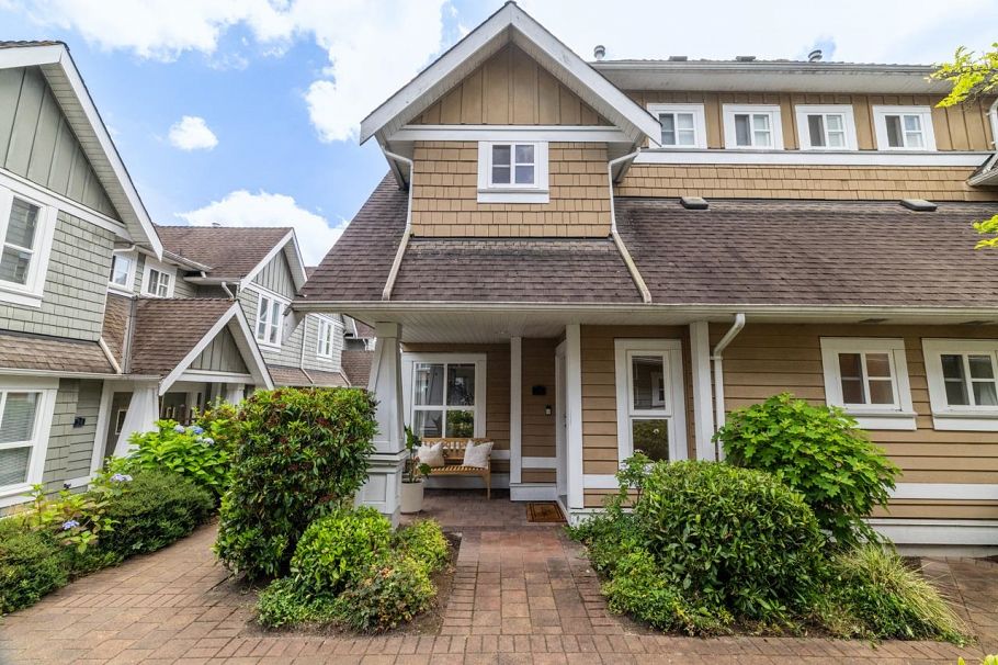 25 2688 Mountain Highway North Vancouver, BC - 1