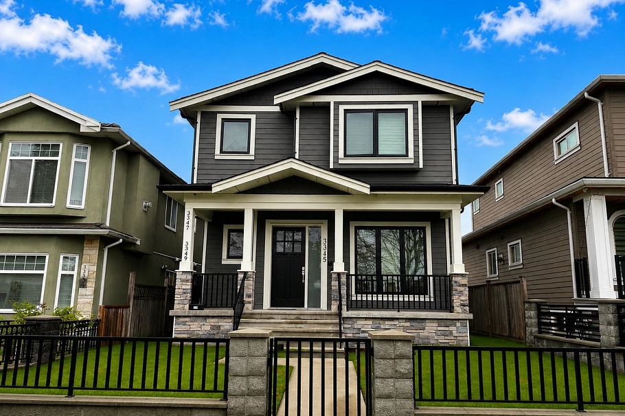 3345 Parker Street Vancouver, BC - 1