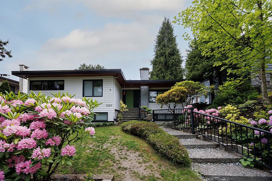 2220 W 32nd Avenue Vancouver, BC - 1