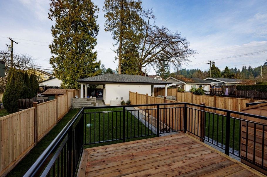 254 E 18th Street North Vancouver, BC - 34