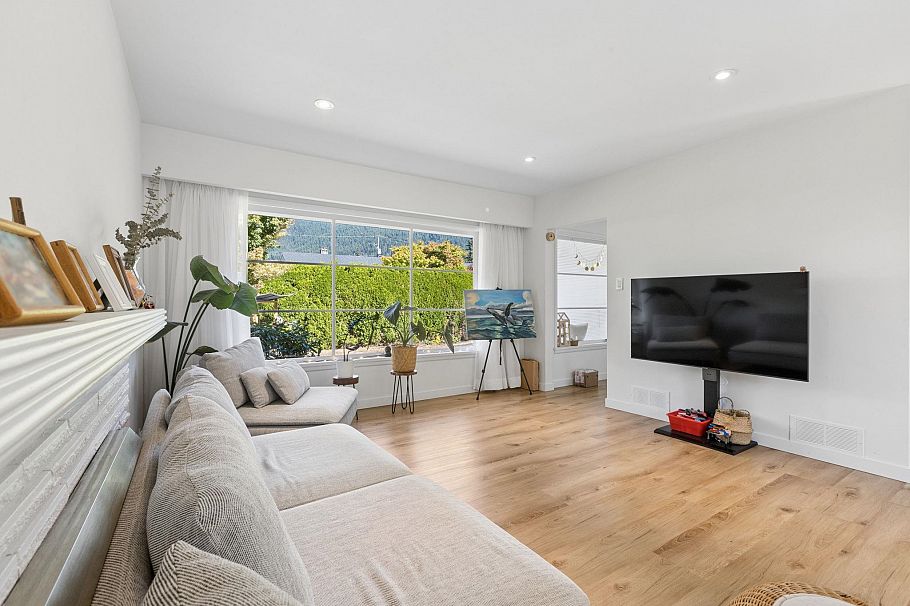 915 Wentworth Avenue North Vancouver, BC - 10