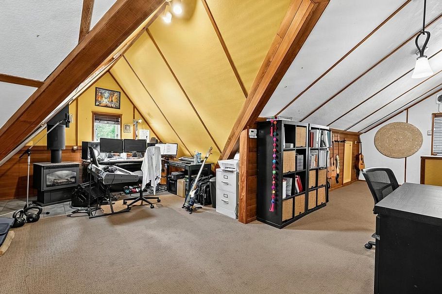 2521 Kitchener Street Vancouver, BC - 16