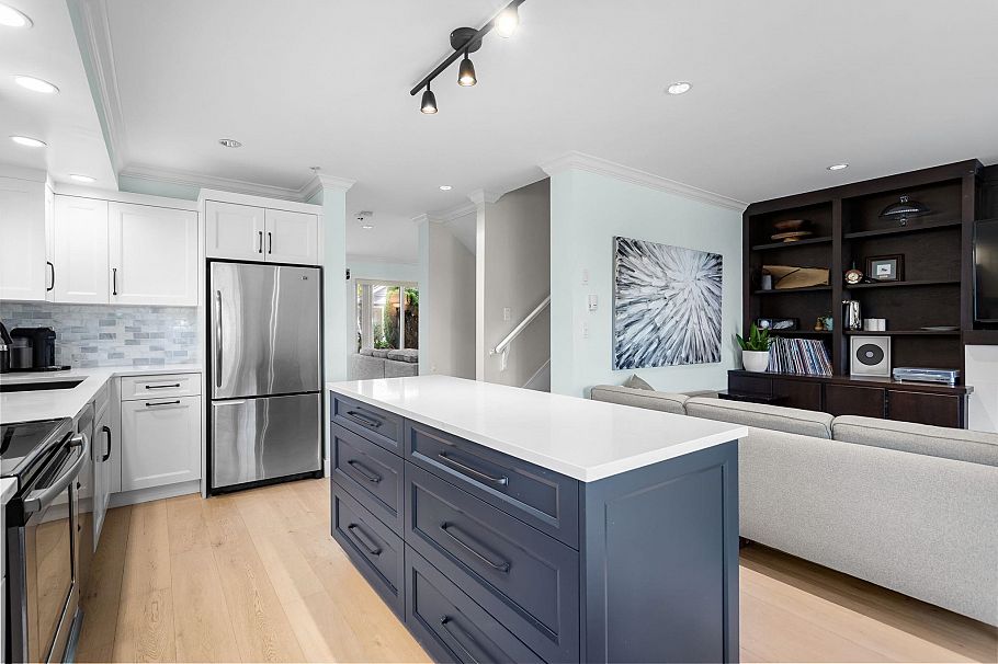 1121 St. Andrews Avenue North Vancouver, BC - 12