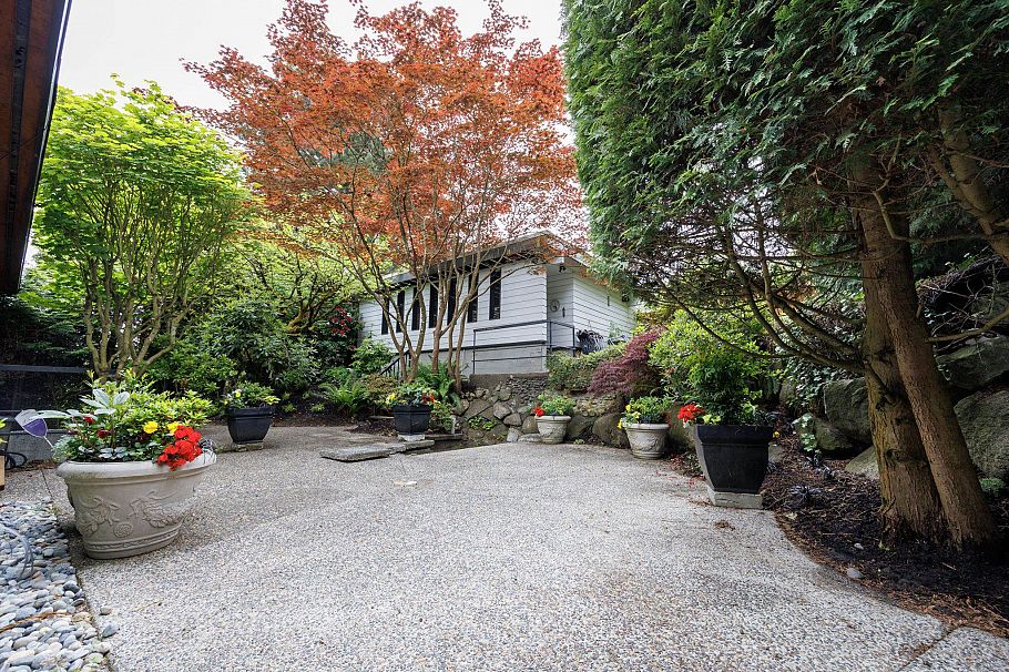 2220 W 32nd Avenue Vancouver, BC - 9