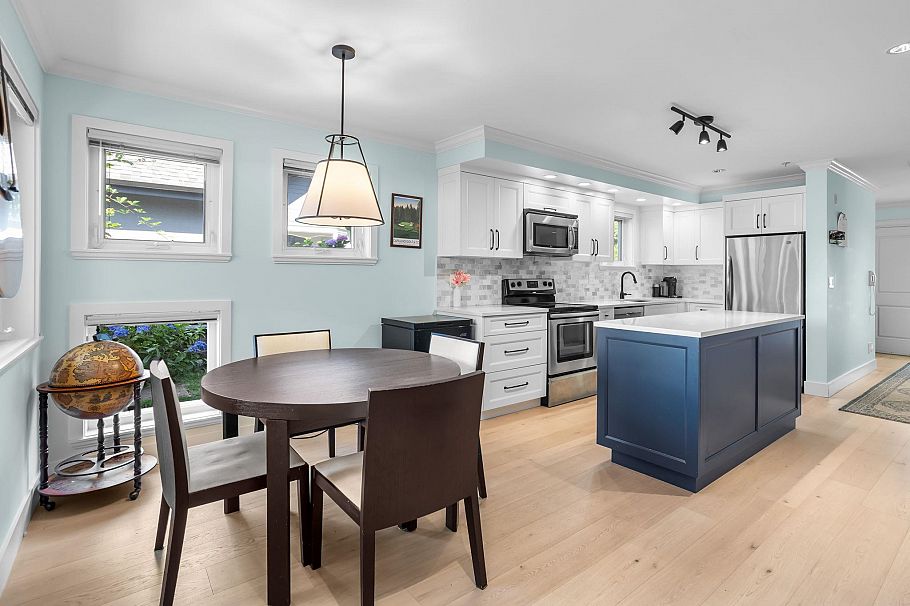 1121 St. Andrews Avenue North Vancouver, BC - 9