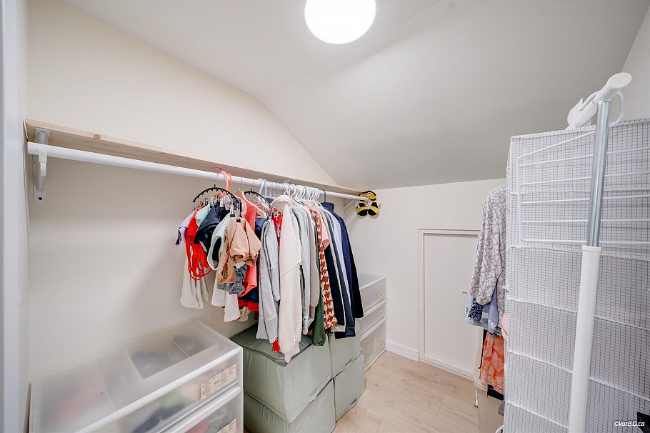 2343 W 45th Avenue Vancouver, BC - 18