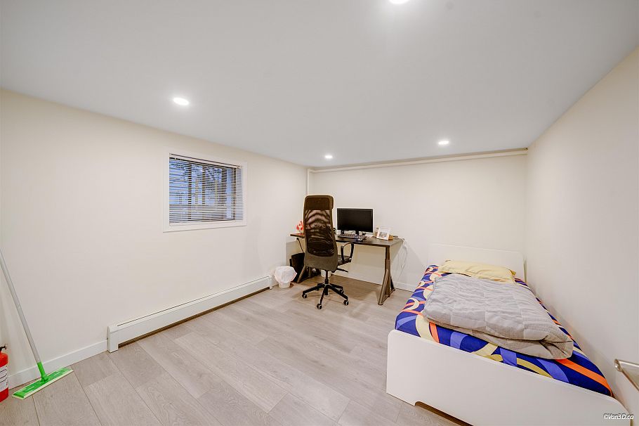 2343 W 45th Avenue Vancouver, BC - 25