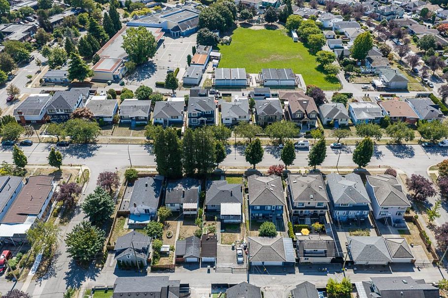 2873 E 54th Avenue Vancouver, BC - 22