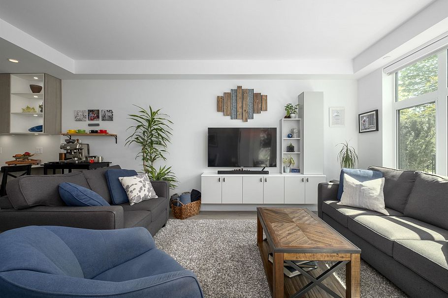 111 747 E 3rd Street North Vancouver, BC - 4