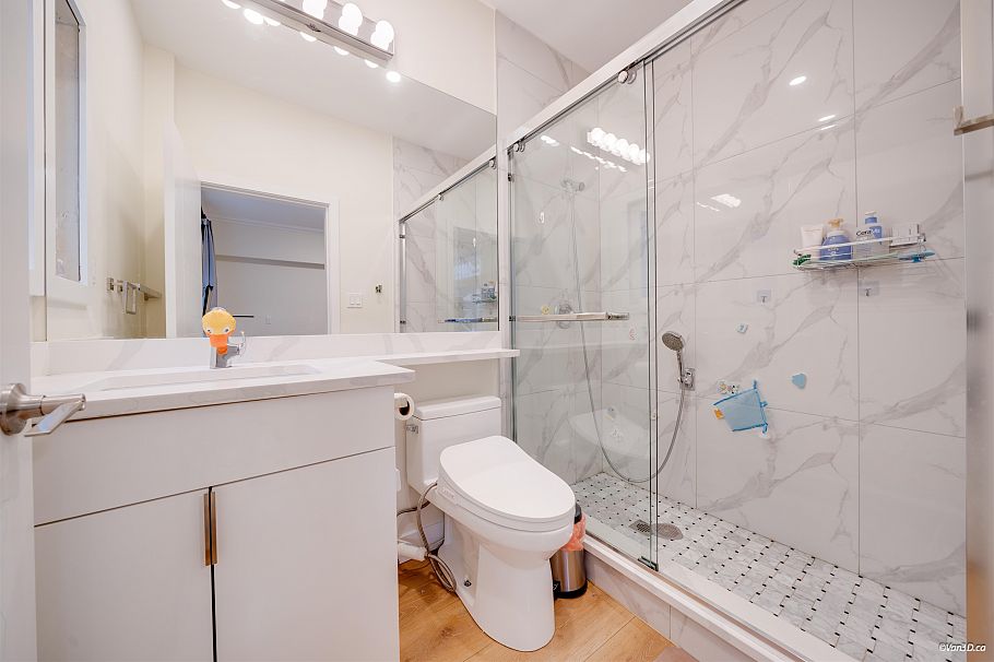 2343 W 45th Avenue Vancouver, BC - 12