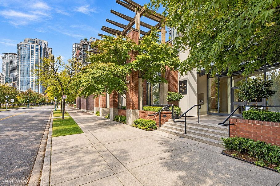 17D 139 Drake Street Vancouver, BC - 24