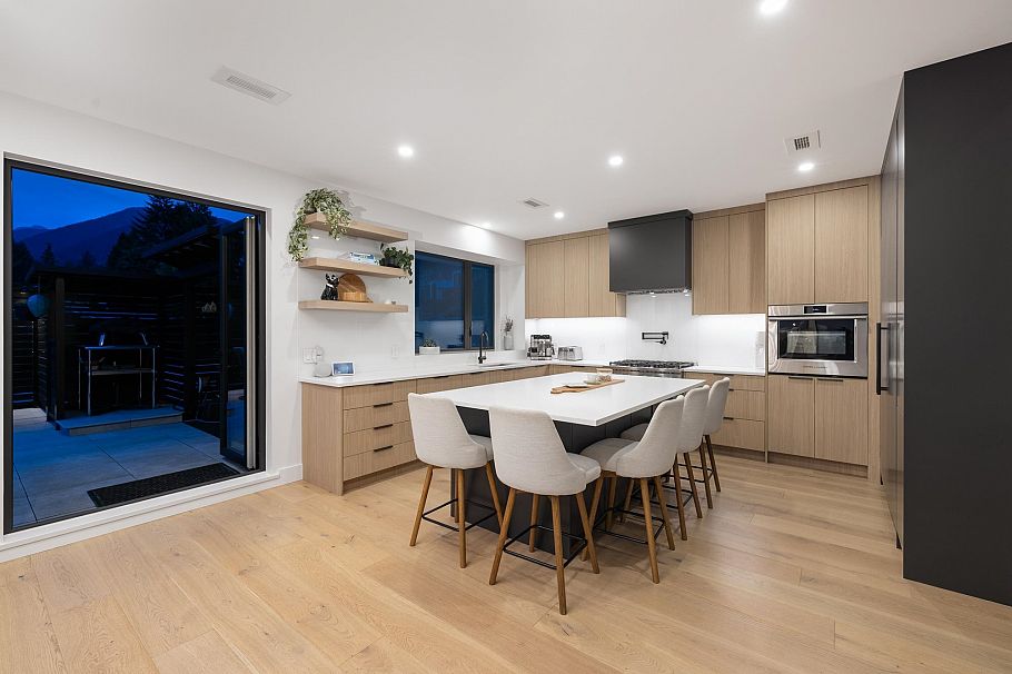 255 Sandringham Crescent North Vancouver, BC - 18