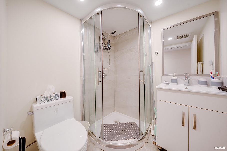 2343 W 45th Avenue Vancouver, BC - 27