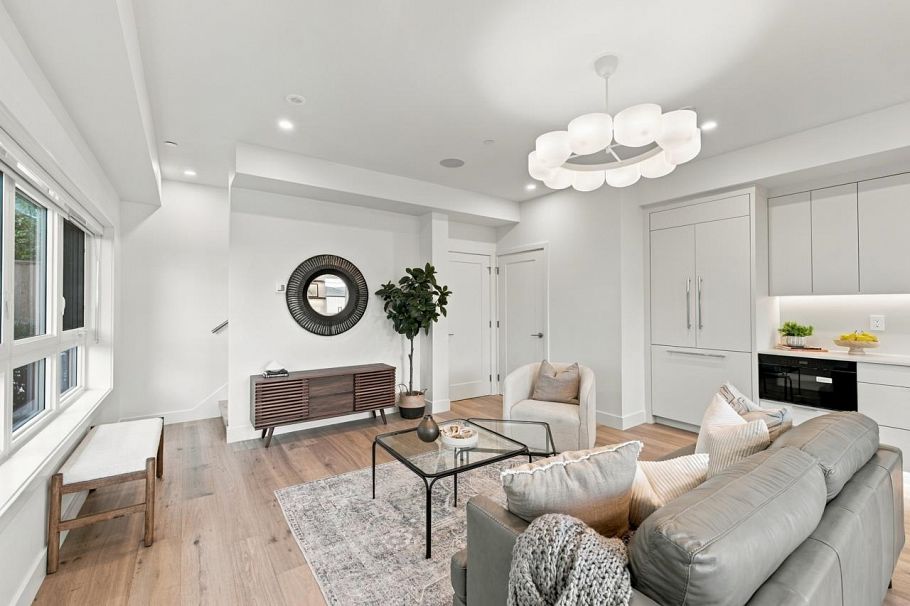 1135 W 33rd Avenue Vancouver, BC - 8
