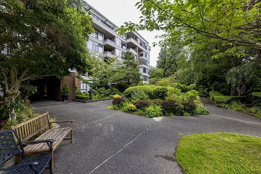 407 4101 Yew Street Vancouver, BC - 32