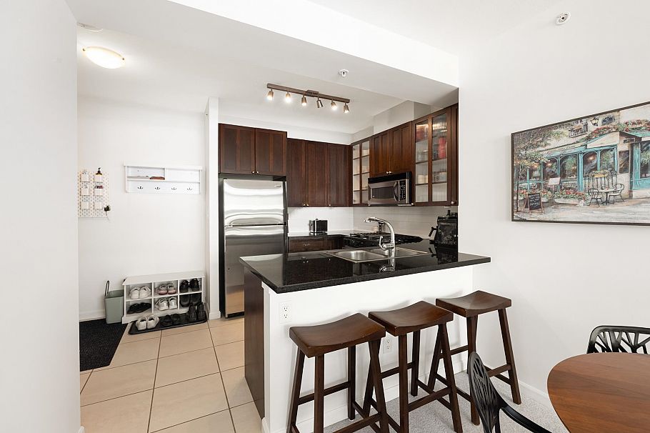 1108 170 W 1st Street North Vancouver, BC - 10