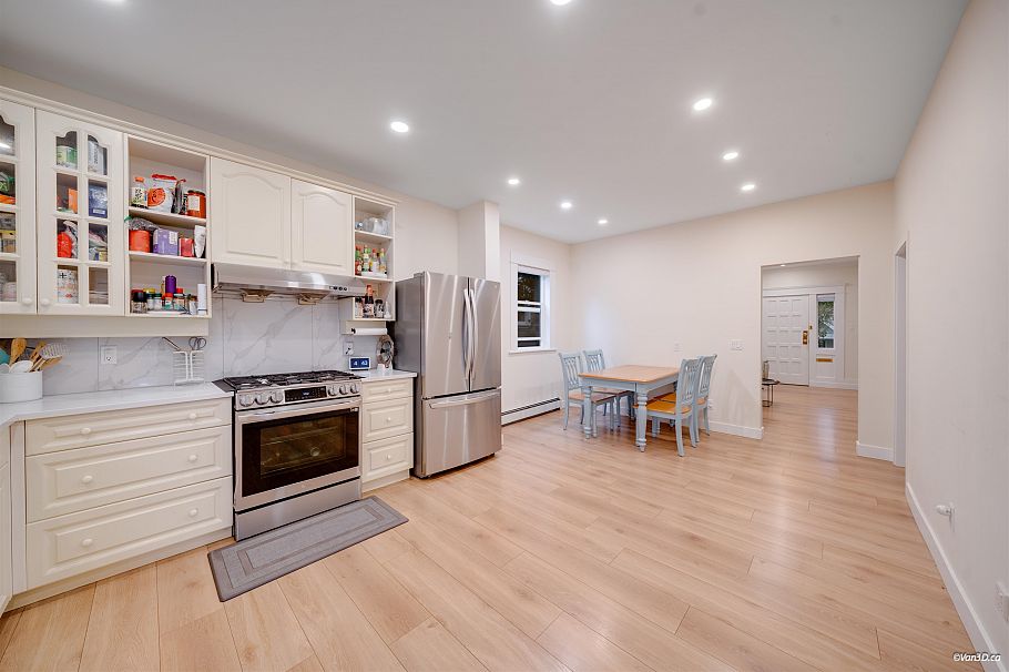 2343 W 45th Avenue Vancouver, BC - 9