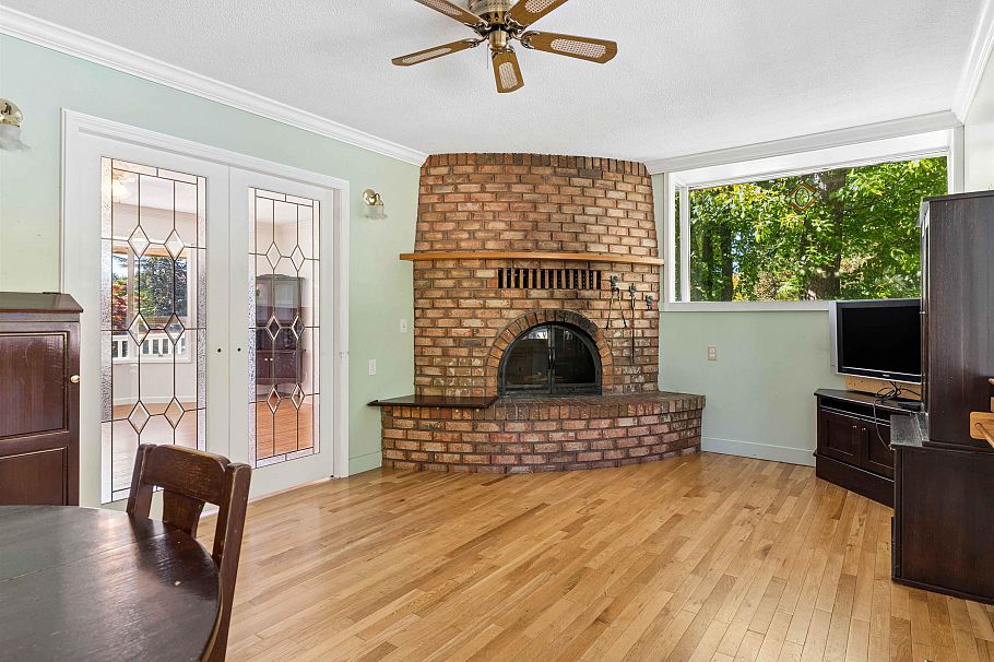 788 E 26th Street North Vancouver, BC - 16
