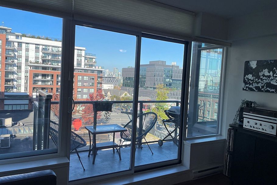 716 250 E 6th Avenue Vancouver, BC - 1