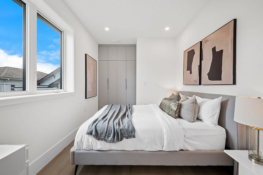 2545 E 2nd Avenue Vancouver, BC - 31