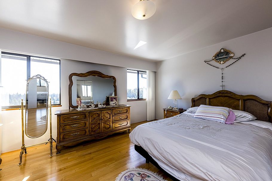 557 Tempe Crescent North Vancouver, BC - 22