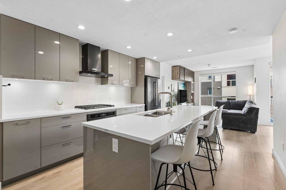 405 3581 Ross Drive Vancouver, BC - 5