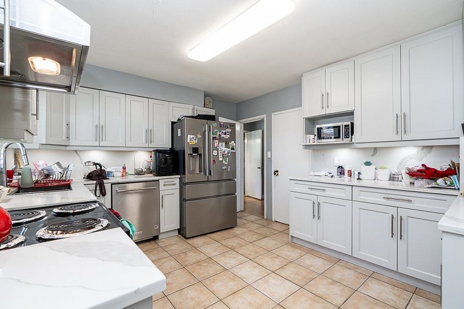 2873 E 54th Avenue Vancouver, BC - 8