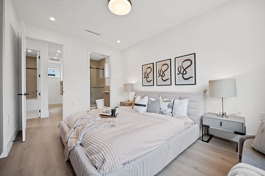 2545 E 2nd Avenue Vancouver, BC - 26