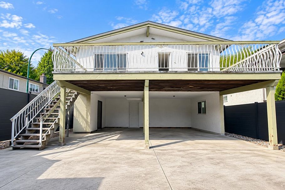 3326 Slocan Street Vancouver, BC - 3