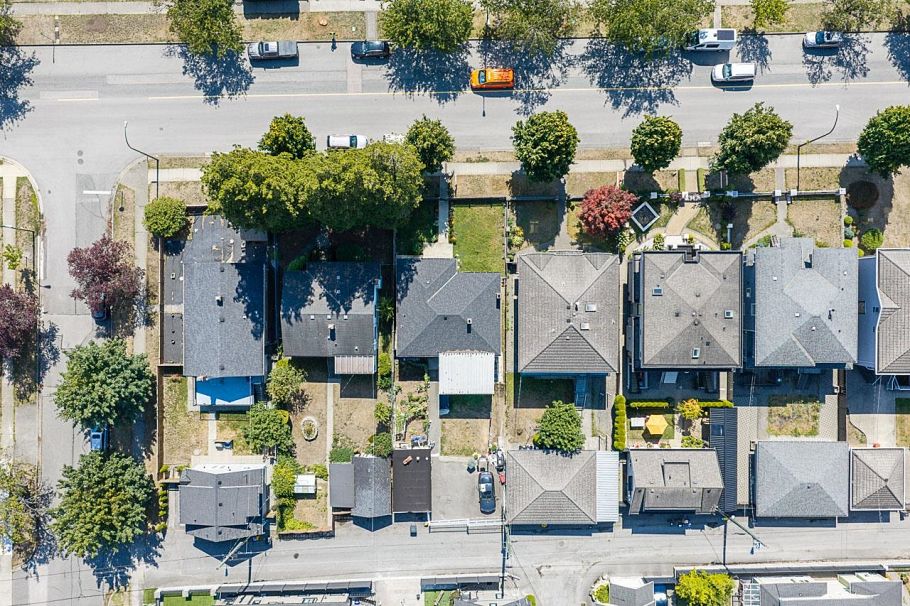 2873 E 54th Avenue Vancouver, BC - 23
