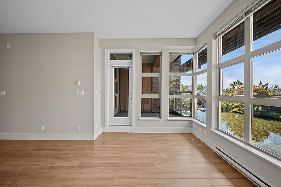 215 3606 Aldercrest Drive North Vancouver, BC - 9