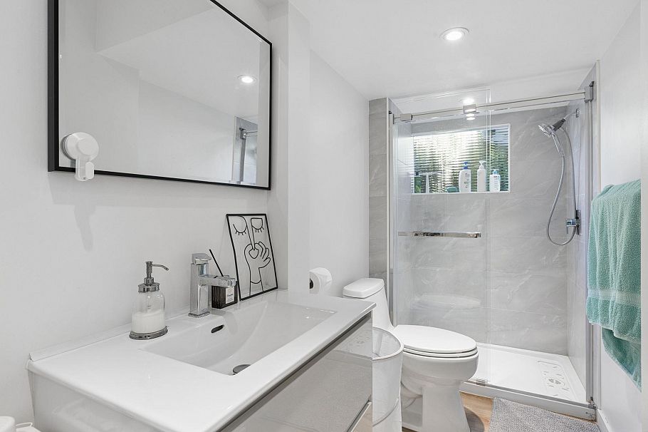 915 Wentworth Avenue North Vancouver, BC - 26