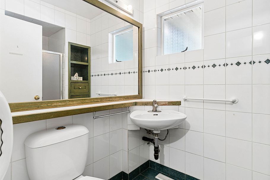 788 E 26th Street North Vancouver, BC - 19