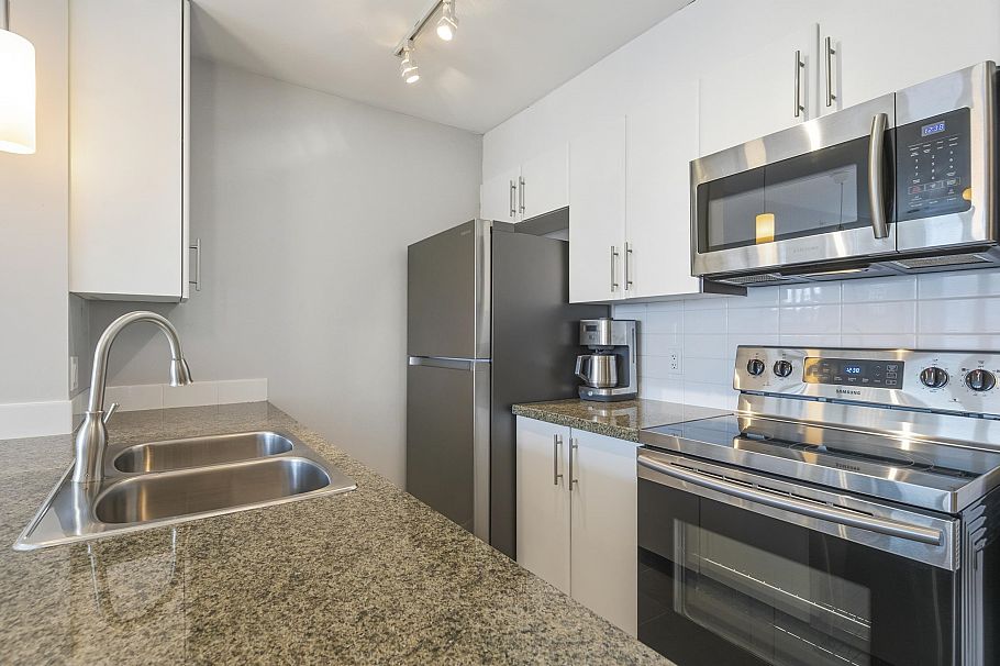 903 688 Abbott Street Vancouver, BC - 5