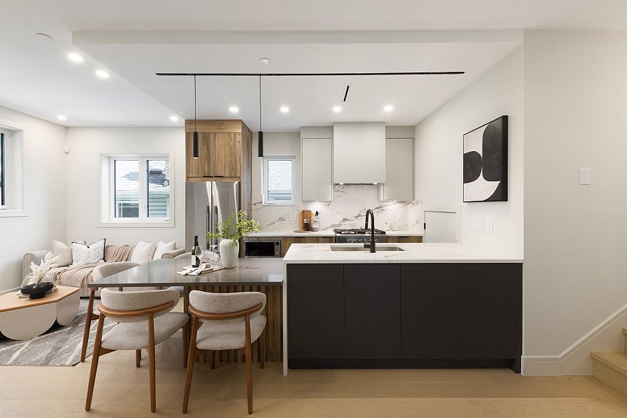 2066 E 1st Avenue Vancouver, BC - 4