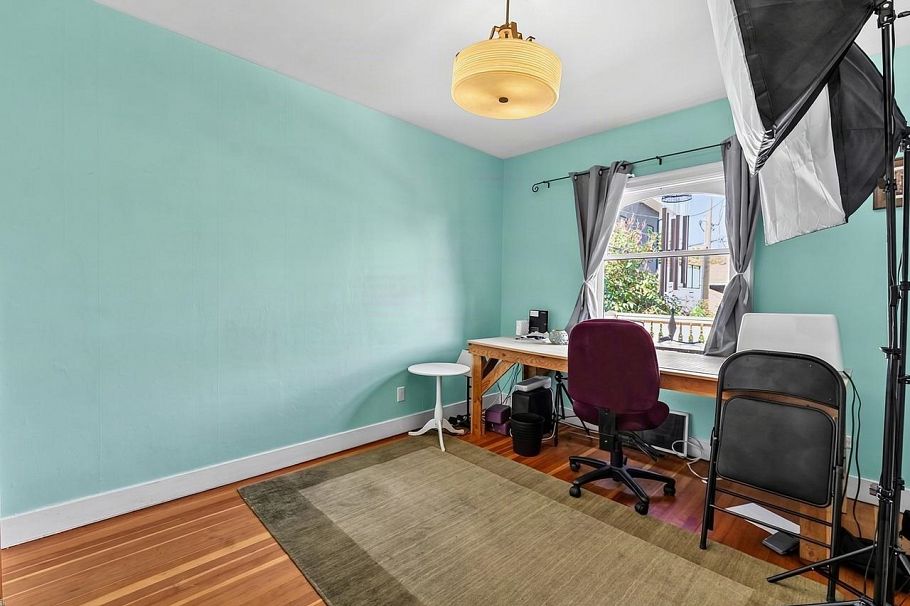 2521 Kitchener Street Vancouver, BC - 9