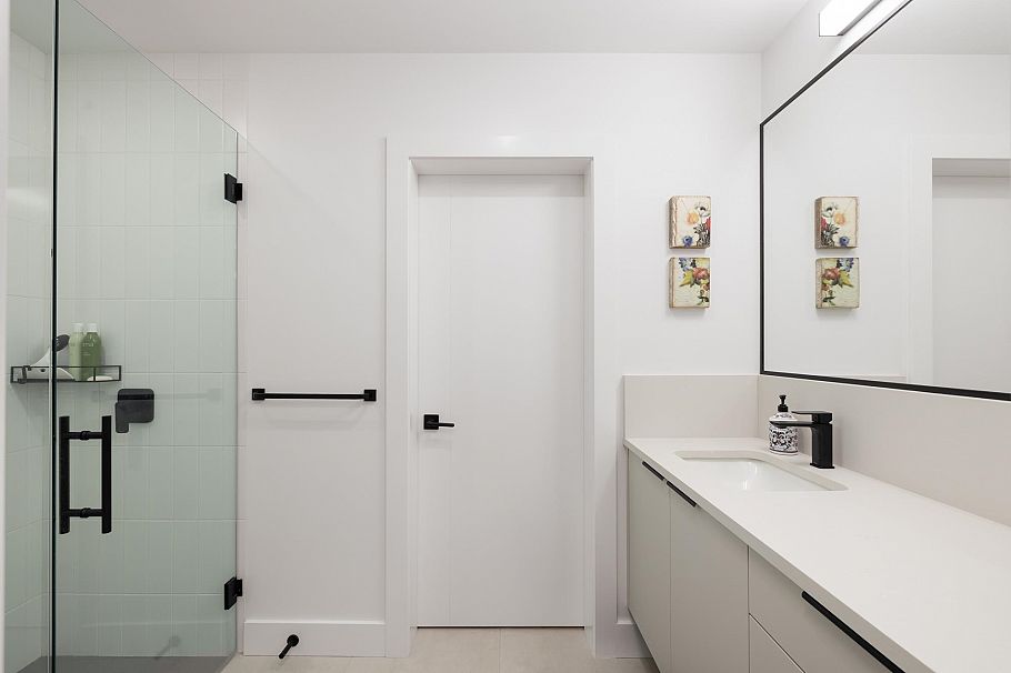 255 Sandringham Crescent North Vancouver, BC - 32