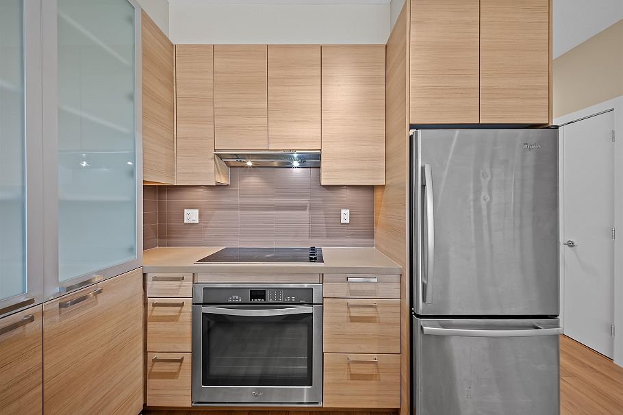 215 3606 Aldercrest Drive North Vancouver, BC - 6